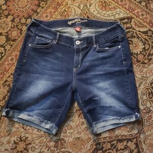Arizona Jeans Co. Denim shorts size 14 juniors plus